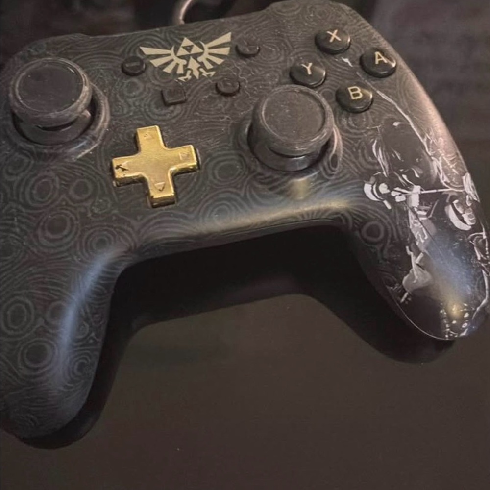 Nintendo Switch Wired Pro Controller Legend of Zelda Triforce with cord
